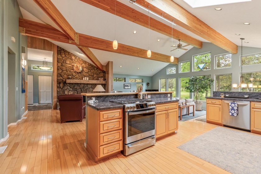 This furnished spacious, updated Meadows Golf Course home - photo 14