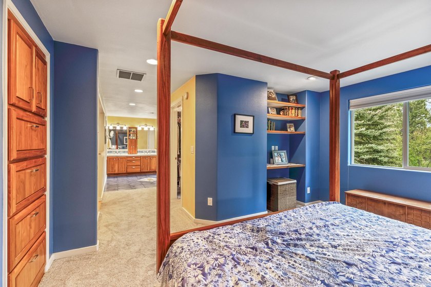 This furnished spacious, updated Meadows Golf Course home - photo 16