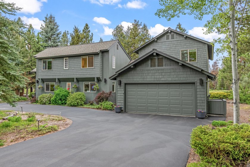 This furnished spacious, updated Meadows Golf Course home - photo 18