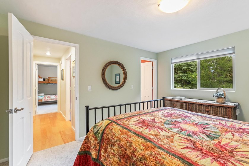This furnished spacious, updated Meadows Golf Course home - photo 20