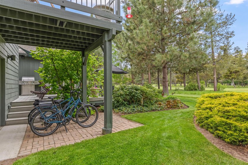 This furnished spacious, updated Meadows Golf Course home - photo 32
