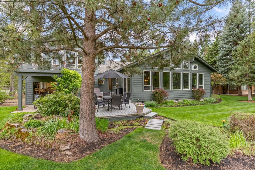 This furnished spacious, updated Meadows Golf Course home - photo 36