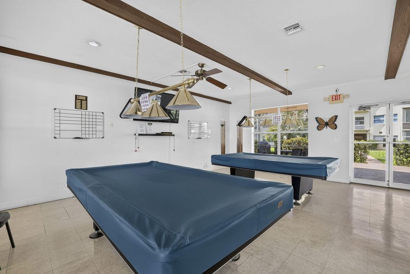 Beautifully updated 2-bedroom, 2-bath first-floor corner unit in - photo 38
