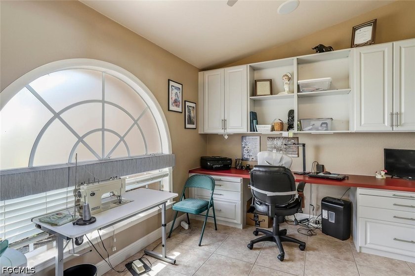 SHORT SALE! Beautiful, well-maintained home on a 120' wide canal - photo 5