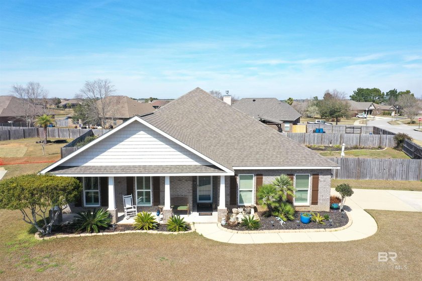 $4,500 LENDER CREDIT AVAILABLE WITH PREFERRED LENDER! Located in - photo 33