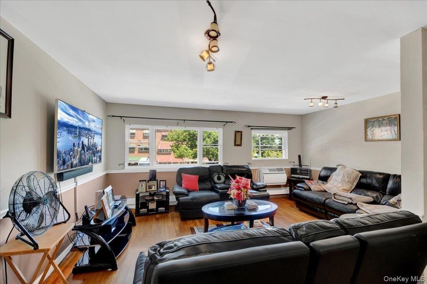 WELCOME TO 403 TORRY AVENUE. SINGLE FAMILY LOVELY BRICK HOME - photo 8