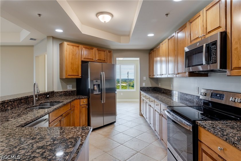 Wake up to sweeping views of the Caloosahatchee River and enjoy - photo 4