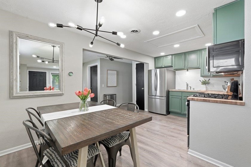 Welcome to this wonderful east side bungalow, filled with - photo 9