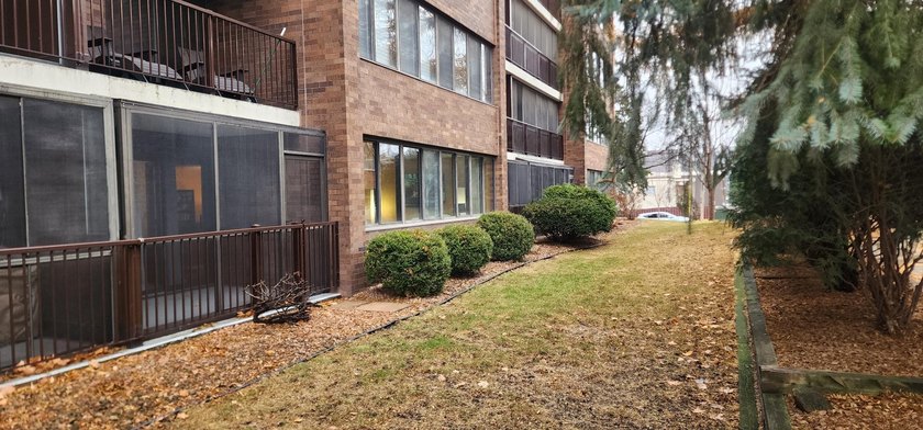 Welcome to Unit #104 at High Point - a beautifully designed - photo 4