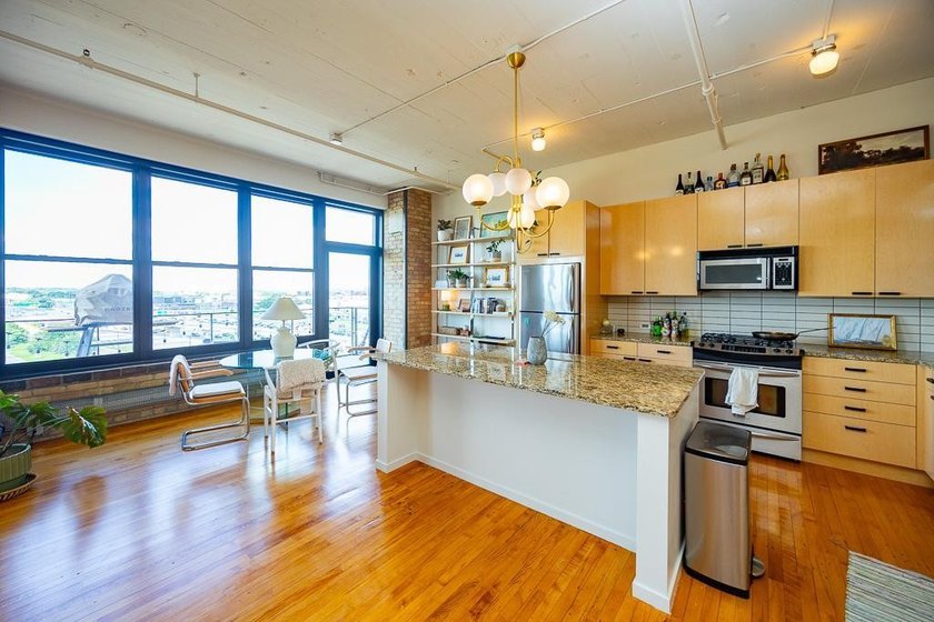 Step into urban sophistication with this stunning 2-bedroom - photo 2