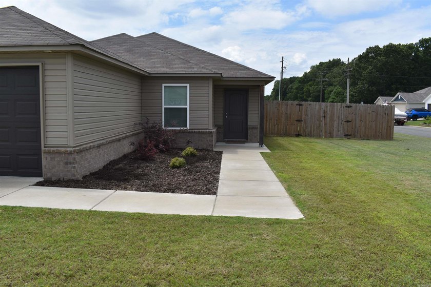 Welcome home to this beautiful newer construction offering the - photo 3