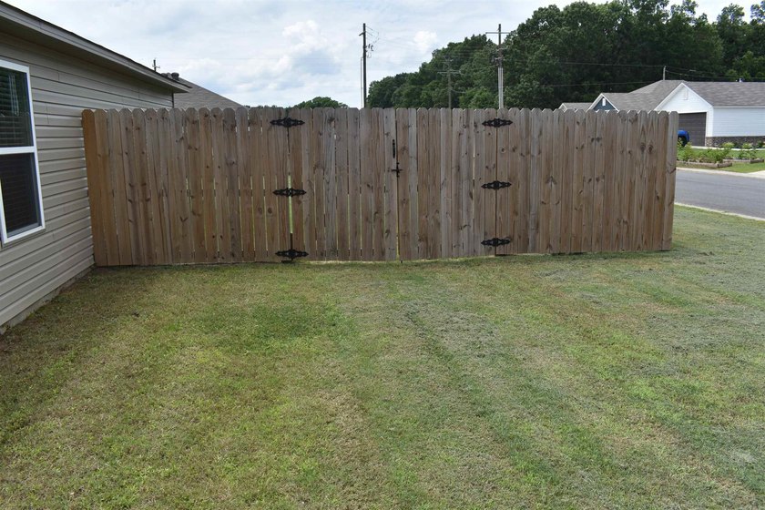 Welcome home to this beautiful newer construction offering the - photo 5