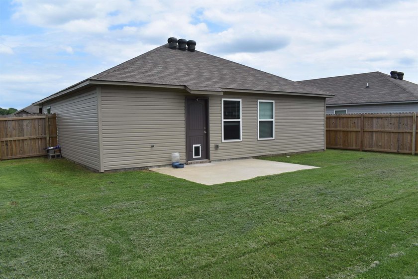 Welcome home to this beautiful newer construction offering the - photo 8