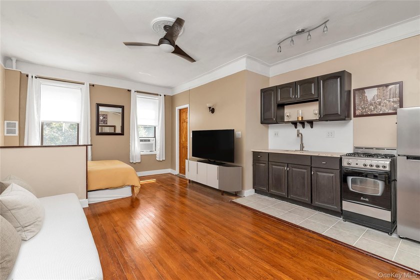 Renovated Studio at Historic Beechhurst Towers with only 10% - photo 2