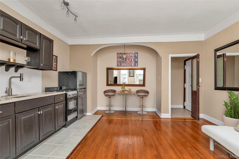Renovated Studio at Historic Beechhurst Towers with only 10% - photo 4