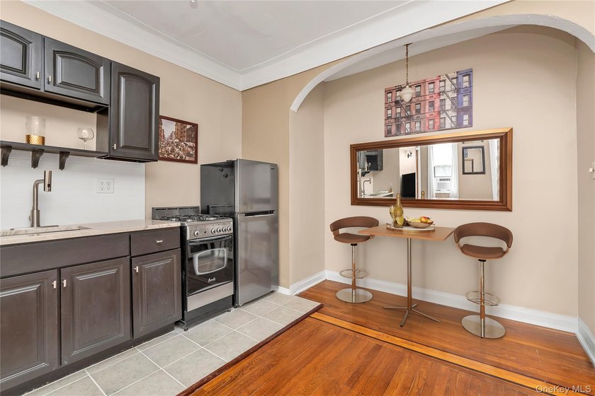 Renovated Studio at Historic Beechhurst Towers with only 10% - photo 5