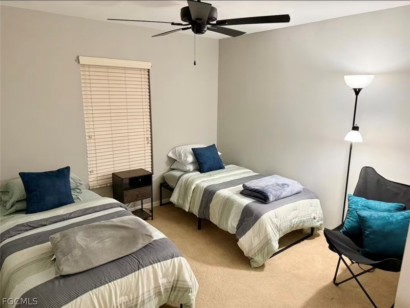 Beautiful 3 Bedroom / 2 Bathroom Pool Home in Cape Coral - Great - photo 11
