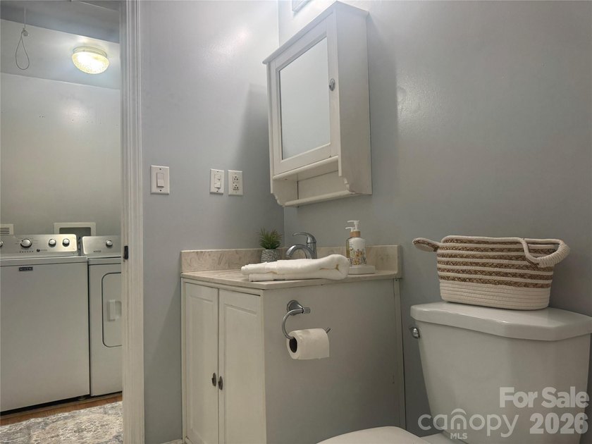 Welcome home to this inviting 3-bedroom, 1-bath residence - photo 20