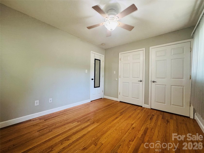 Welcome home to this inviting 3-bedroom, 1-bath residence - photo 23