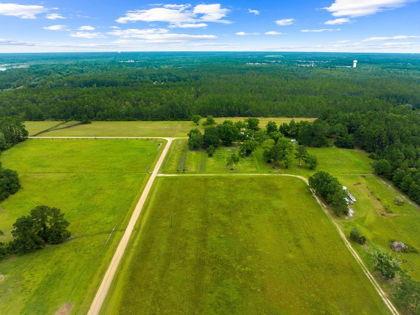 Experience the ultimate in privacy and tranquility with this - photo 22