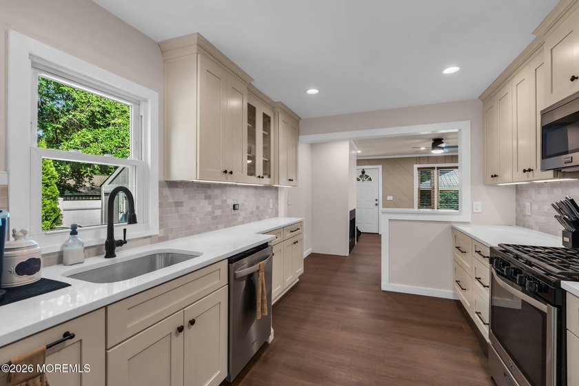 Welcome to this beautifully updated 3-bedroom, 2-full-bath ranch - photo 22