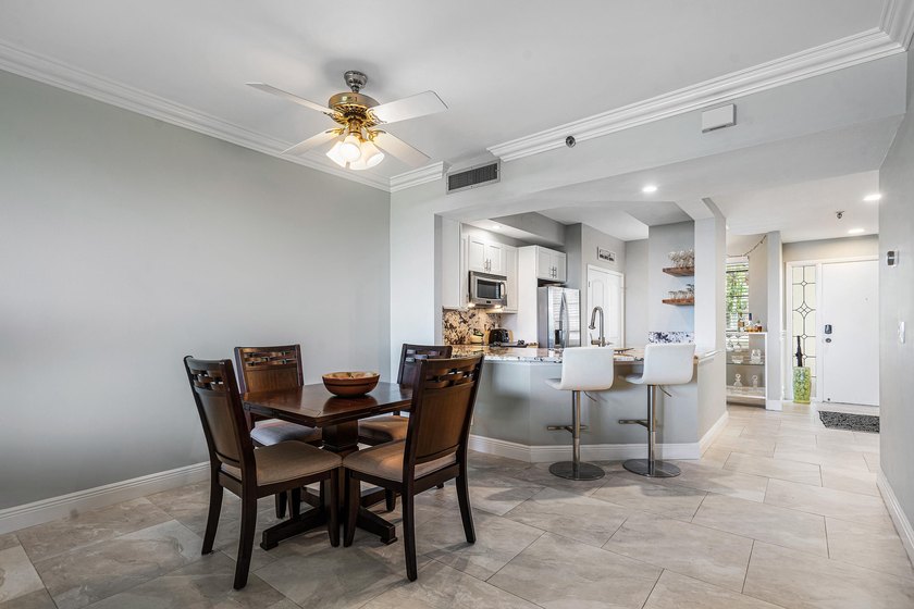 Beautiful 2 bed 2 bath unit overlooking the intercoastal - photo 8