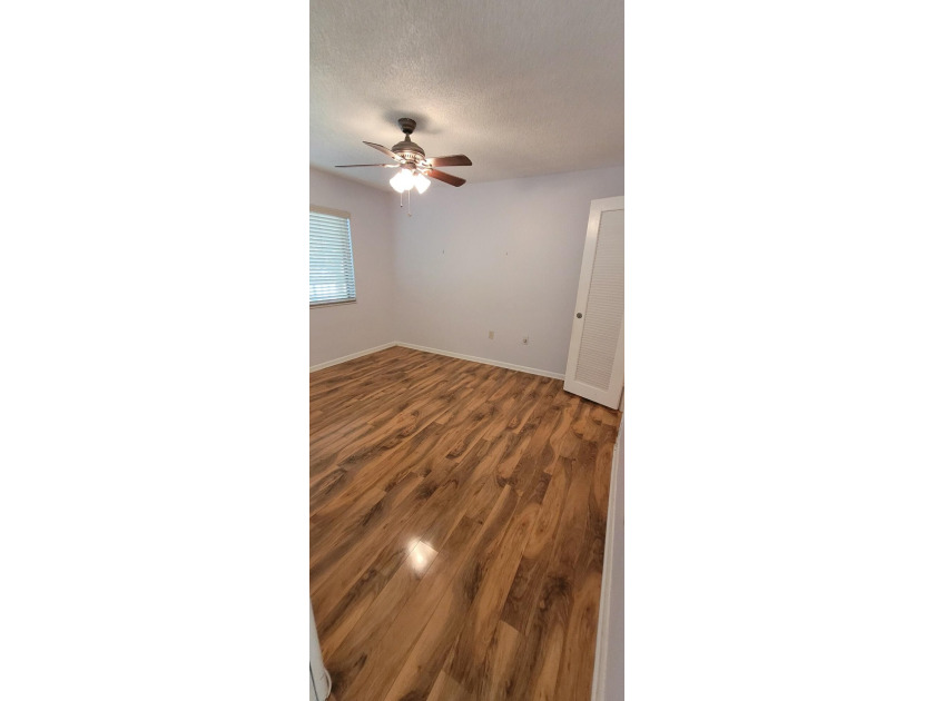 Very clean and well kept 2 bedroom, 2 bathroom condo located - photo 9