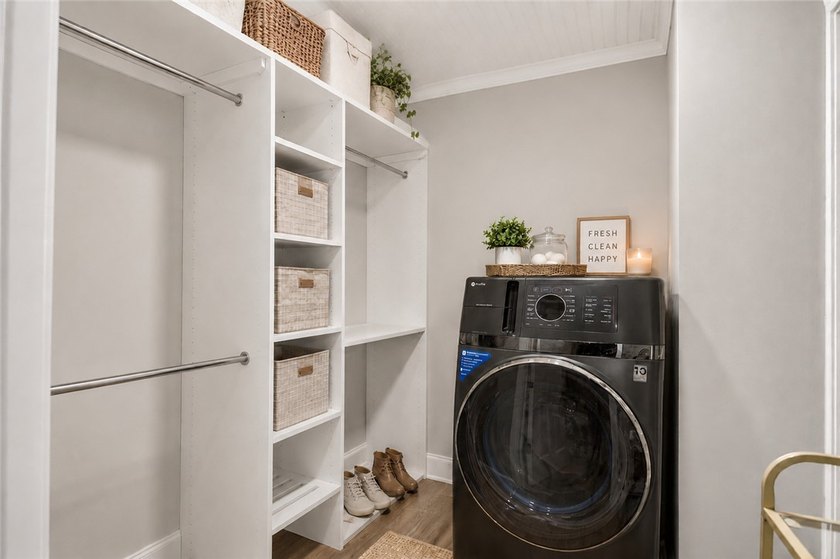 Welcome to 103 Pineneedle Drive, a beautifully renovated home - photo 22