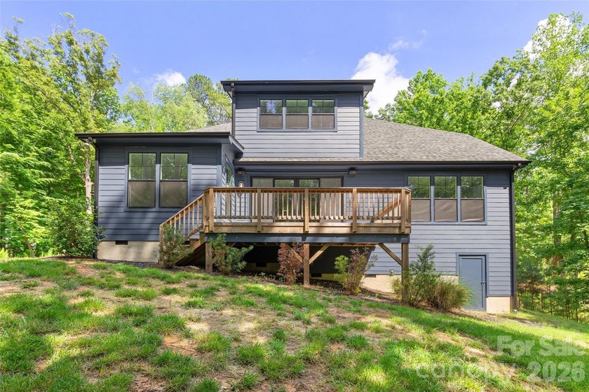 Welcome to lake living at its finest in the highly desirable - photo 36