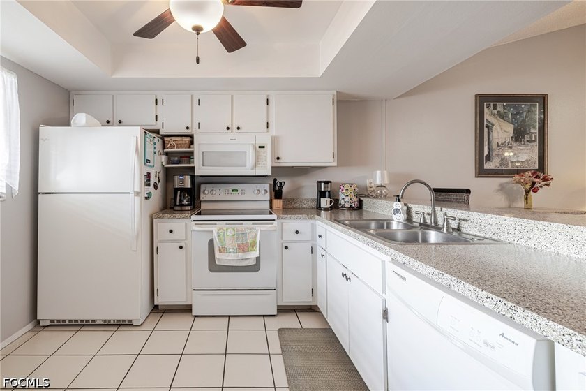 Don't miss this rare opportunity to own the only second-floor - photo 3