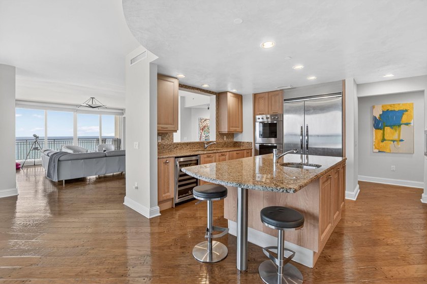 *Spectacular direct oceanfront 4-bedroom, 4.5-bath, 16th-floor - photo 7