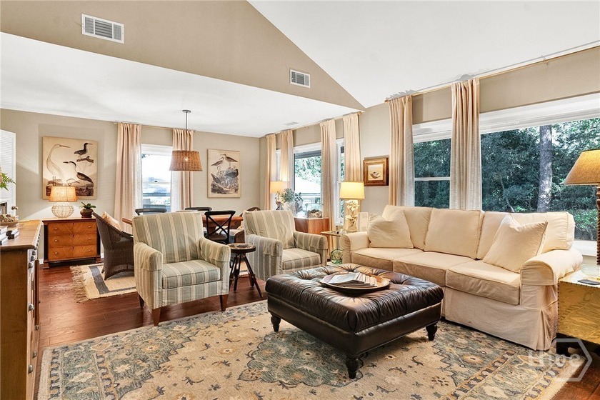 Truly maintenance-free living! This turn-key unit is move-in - photo 13