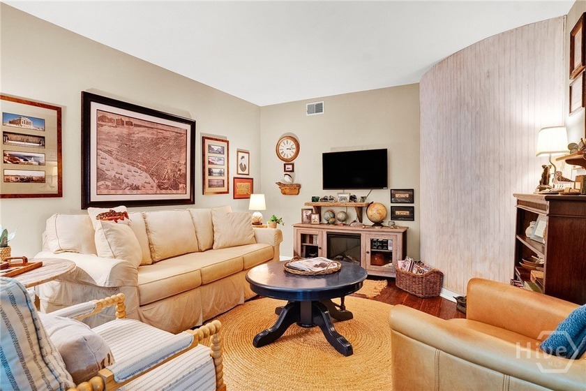 Truly maintenance-free living! This turn-key unit is move-in - photo 16