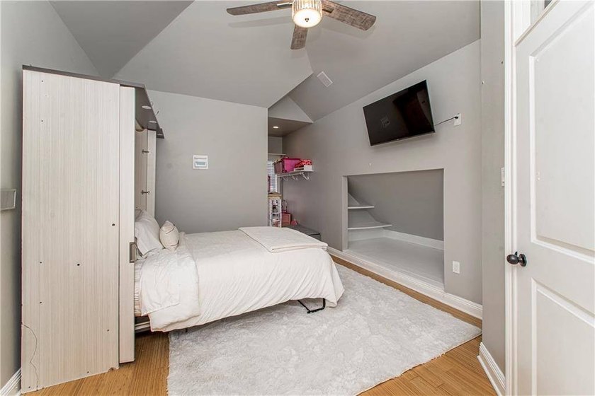 Adjoining lot included which makes it 2.6 acres total! 401 S - photo 22