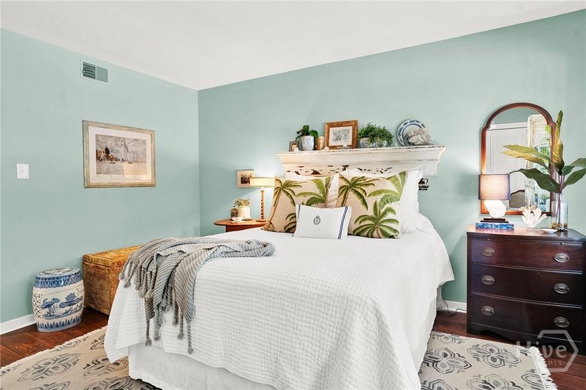 Truly maintenance-free living! This turn-key unit is move-in - photo 25