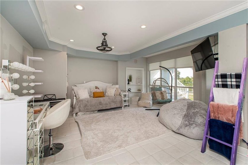 Adjoining lot included which makes it 2.6 acres total! 401 S - photo 27