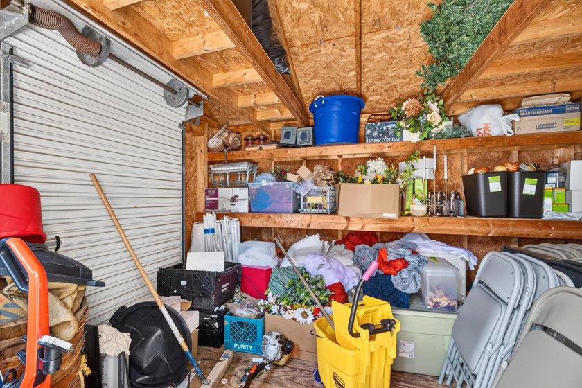 Welcome to Sunflower Barn, a rare opportunity to own an - photo 33