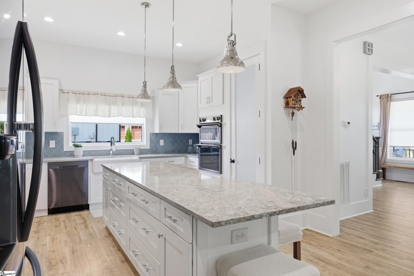 Game days, lake waves, and luxury living, welcome to 1006 - photo 11
