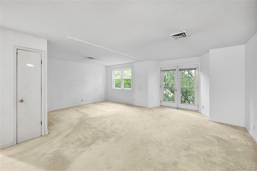 Soundview Terrace Condo is just steps from the New Rochelle's - photo 9
