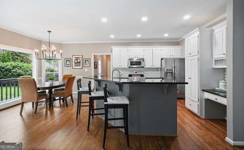 Welcome to 1011 Fairway Valley Drive - a true Southern dream in - photo 16