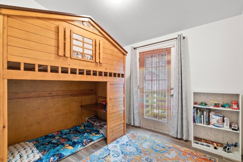 Welcome to your sunny slice of coastal paradise! This bright - photo 26
