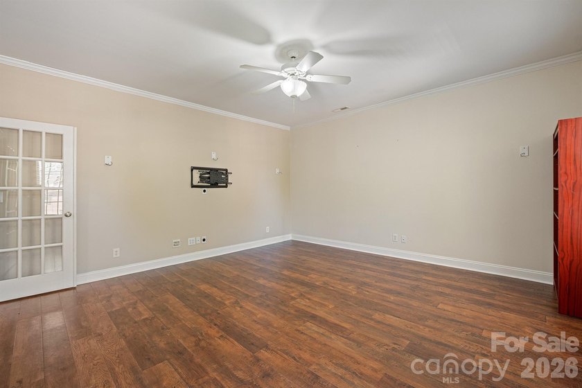 Welcome to this stunning 4-bedroom, 3-bath home in the desirable - photo 31