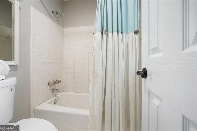 Welcome to 1011 Fairway Valley Drive - a true Southern dream in - photo 32