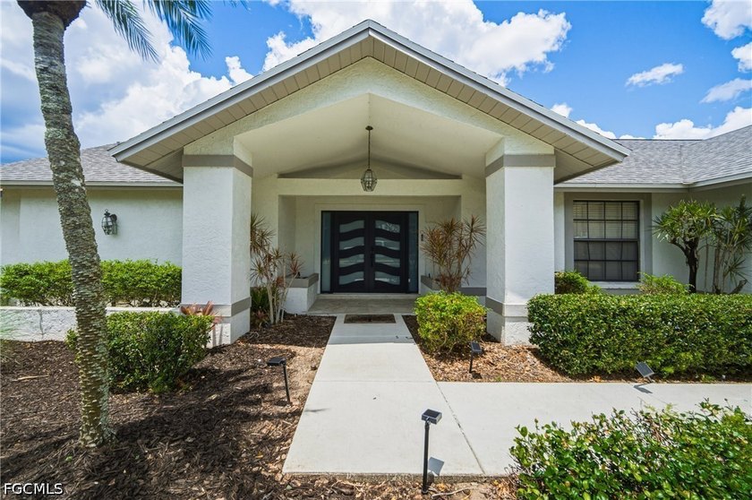 Beautifully maintained 3-bedroom, 2 full bathroom, 2 half - photo 6