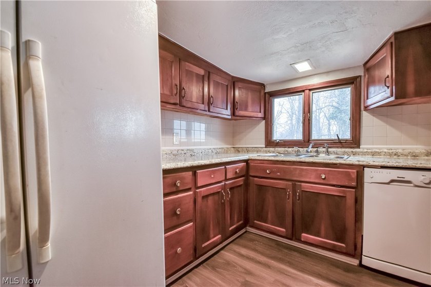 Investor-Friendly Single-Family Ranch - This well-maintained - photo 11