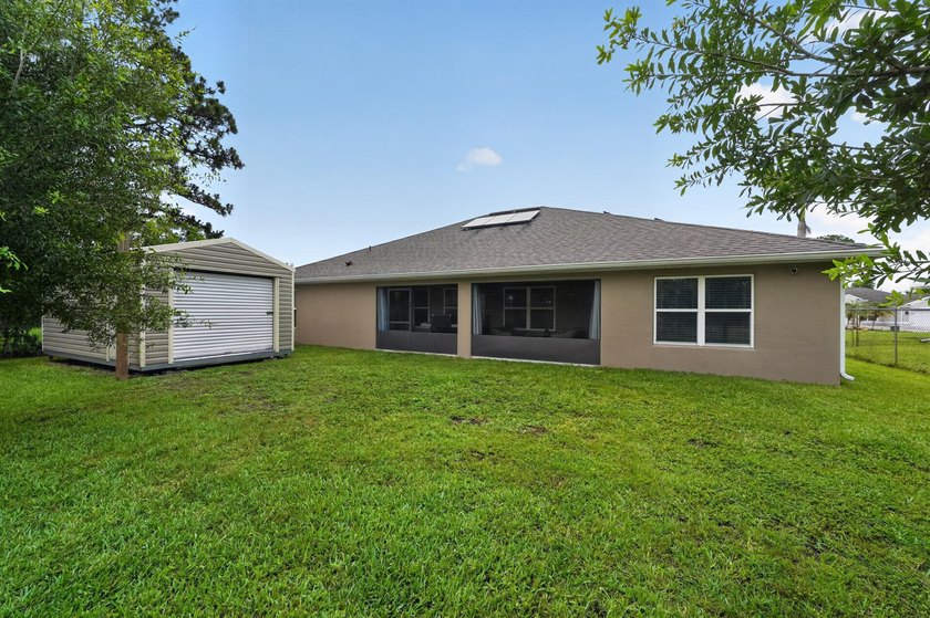Welcome to 1858 SW Mackenzie Street, just minutes away from I-95 - photo 24