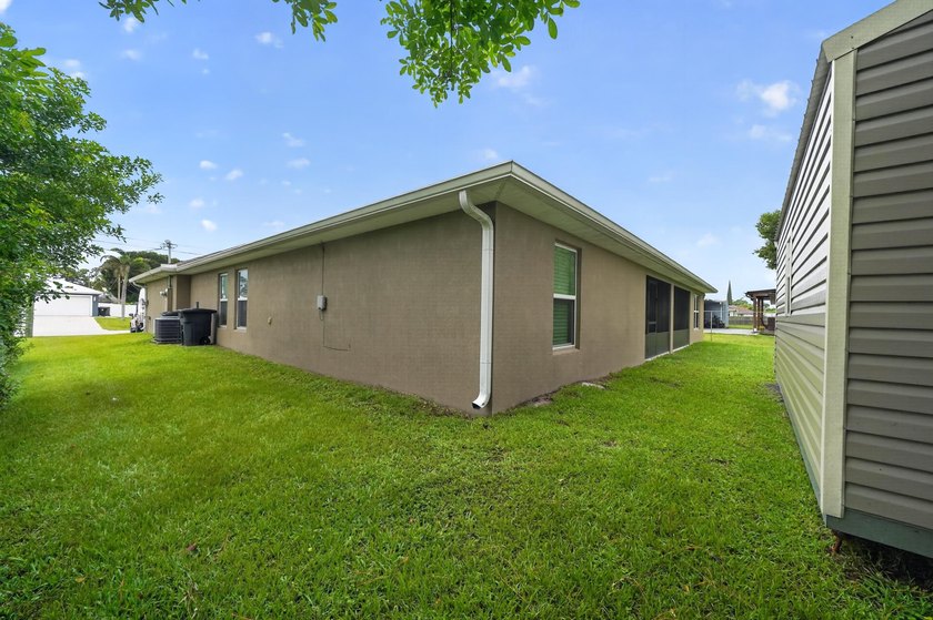 Welcome to 1858 SW Mackenzie Street, just minutes away from I-95 - photo 25