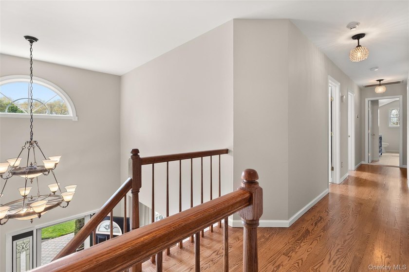 Welcome to 251 Oakwood Road, Oakdale - a stunning custom-built - photo 18