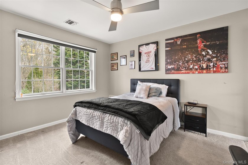Welcome to 251 Oakwood Road, Oakdale - a stunning custom-built - photo 25