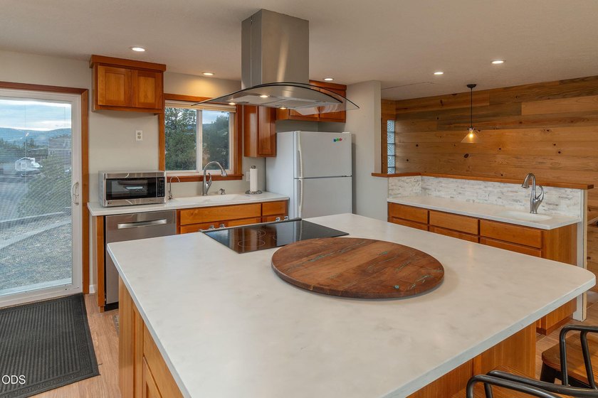 Breathtaking Prineville Reservoir views &amp; endless outdoor - photo 10